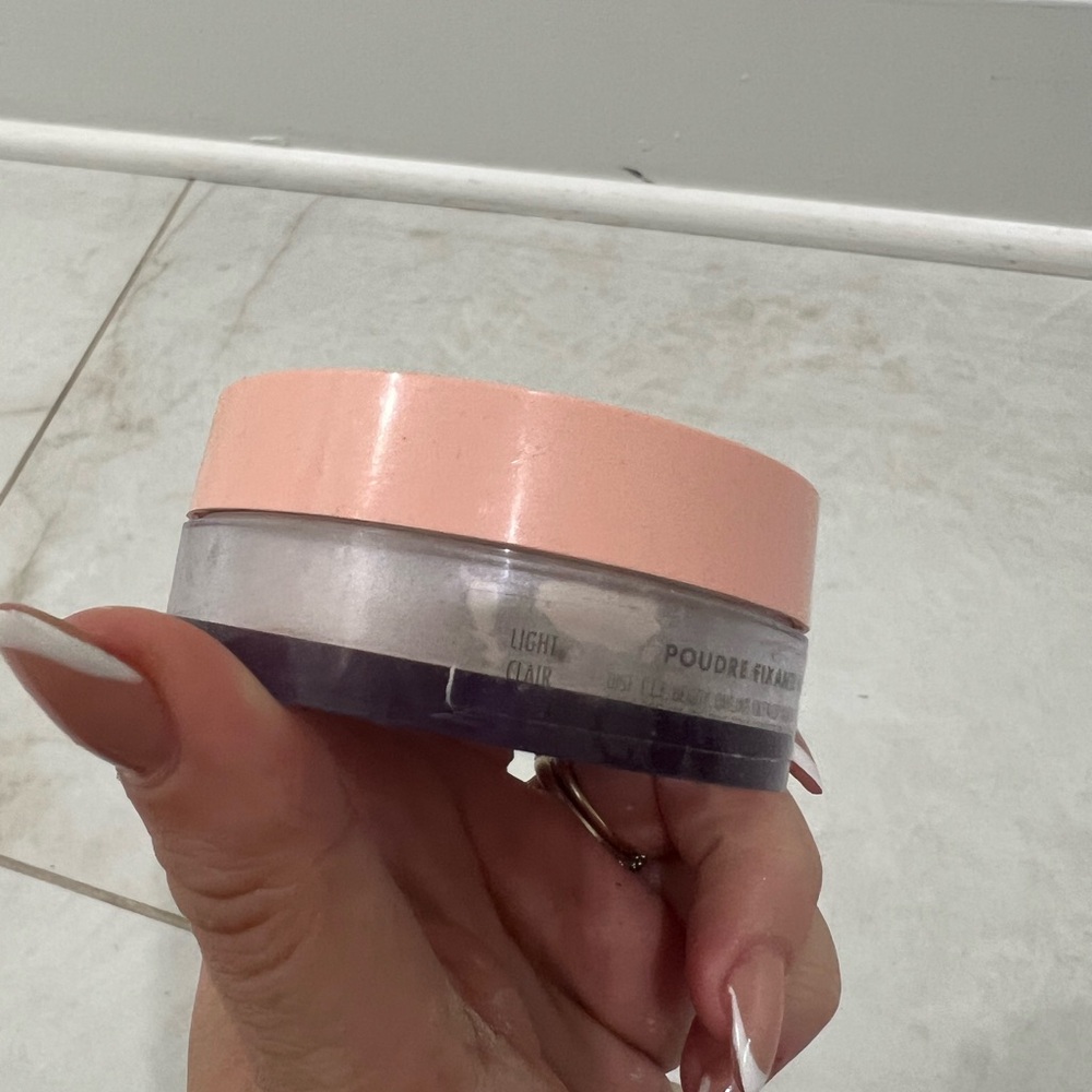 E.l.f. Halo Glow Setting Powder Light - Picture 3 of 4